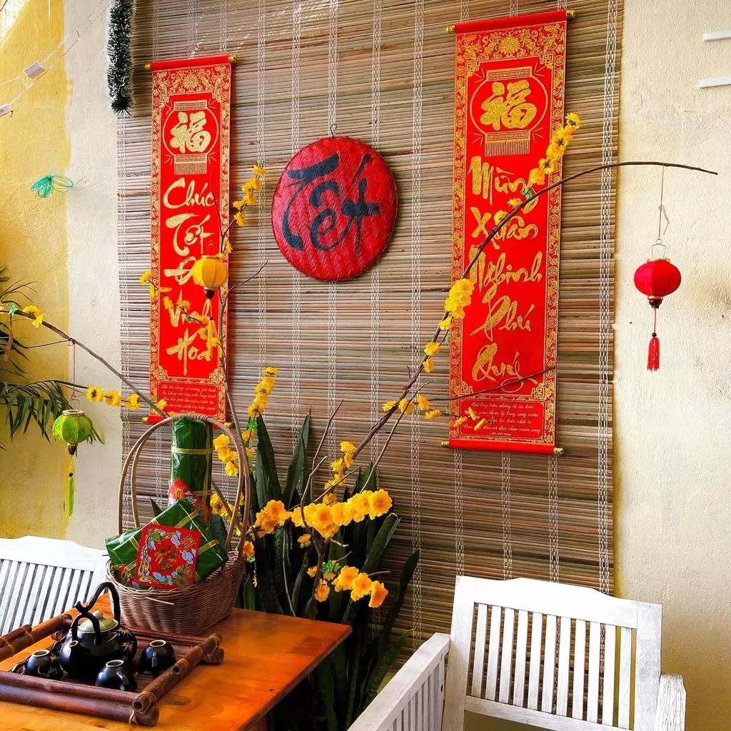 tiểu cảnh trang trí tết bằng mành tre