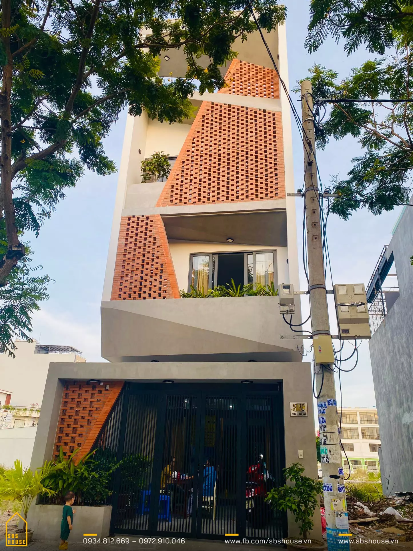 gạch hệ cổ chống nóng tường nhà hướng tây