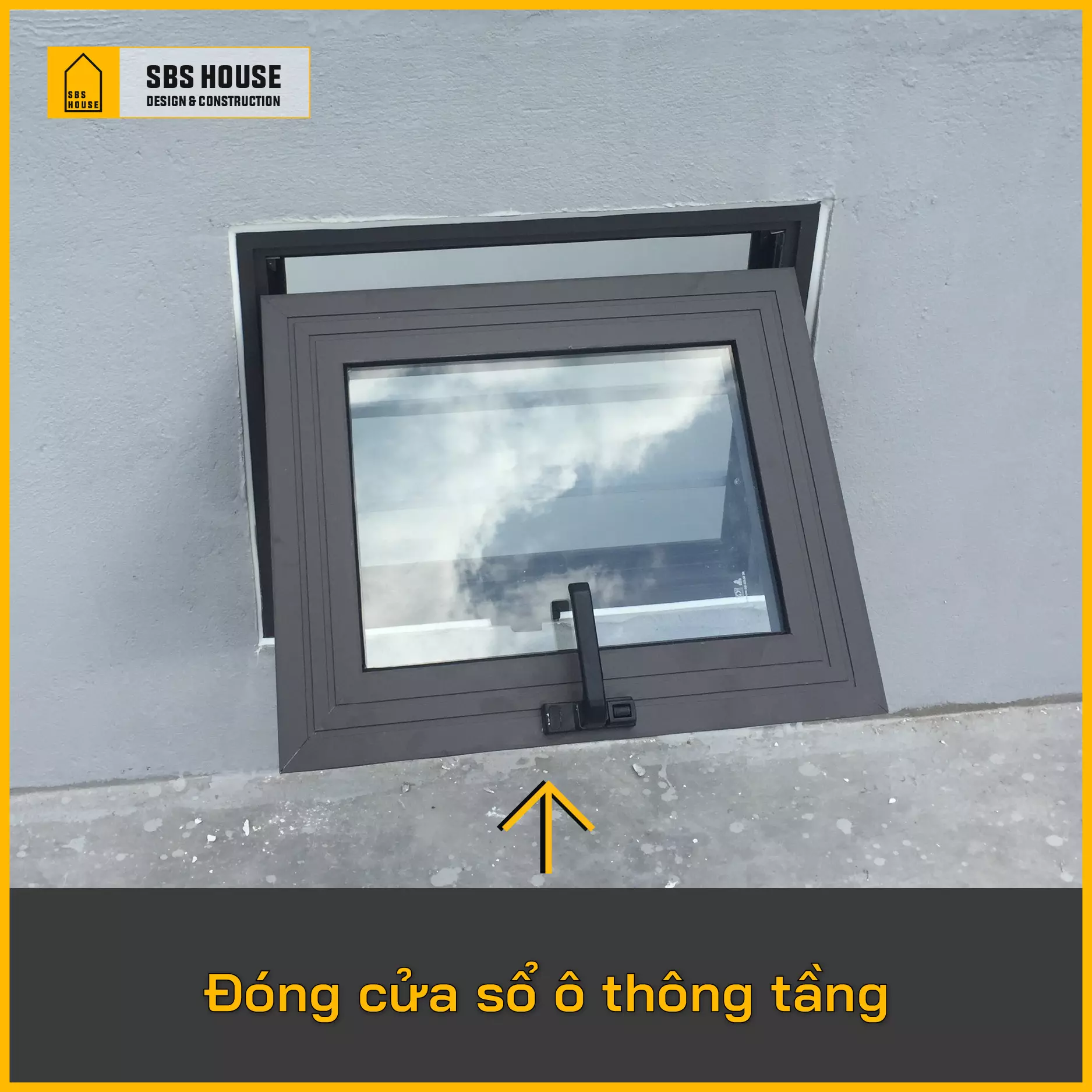 tình trạng nước mưa trên tầng thượng chảy xuống 