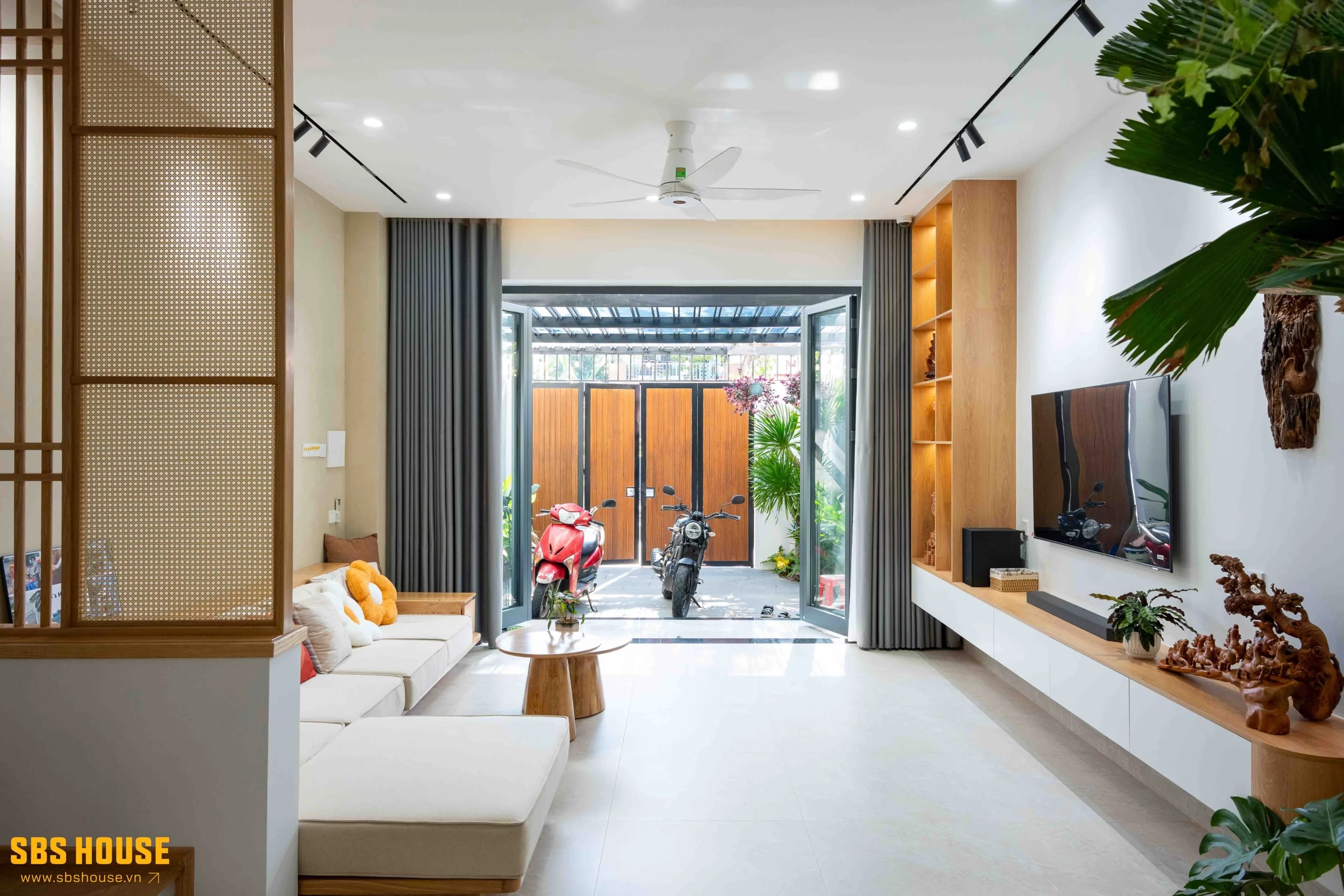nhà rộng 5m thì cửa chính rộng bao nhiêu 