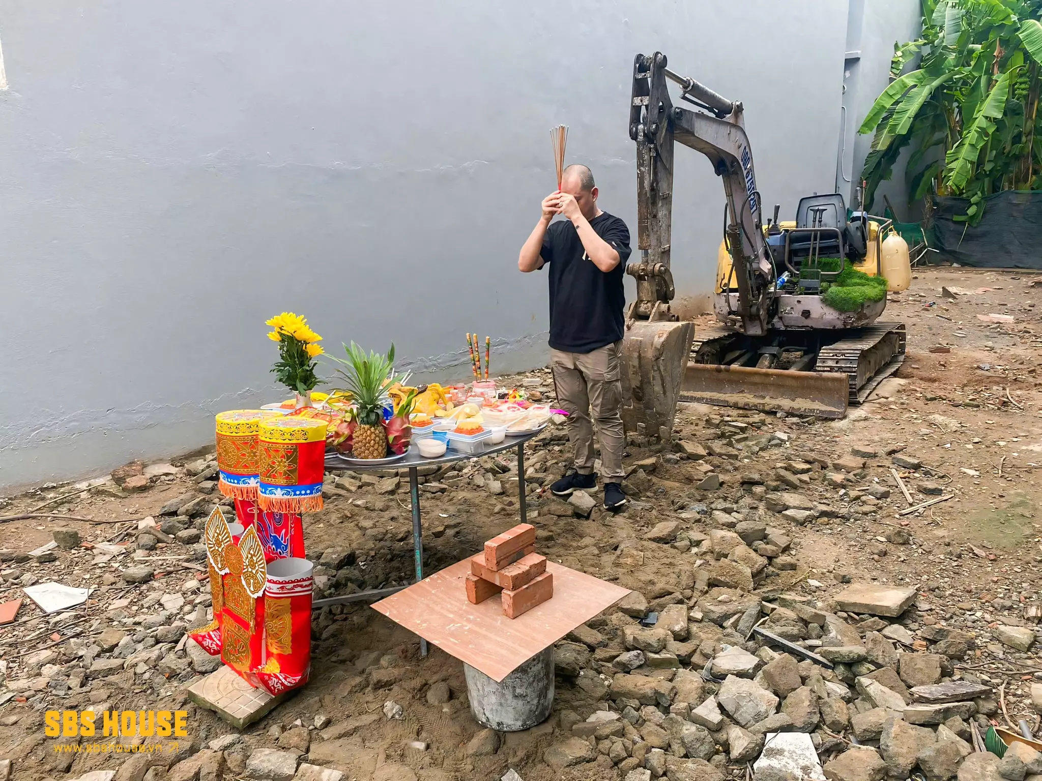 động thổ xây nhà