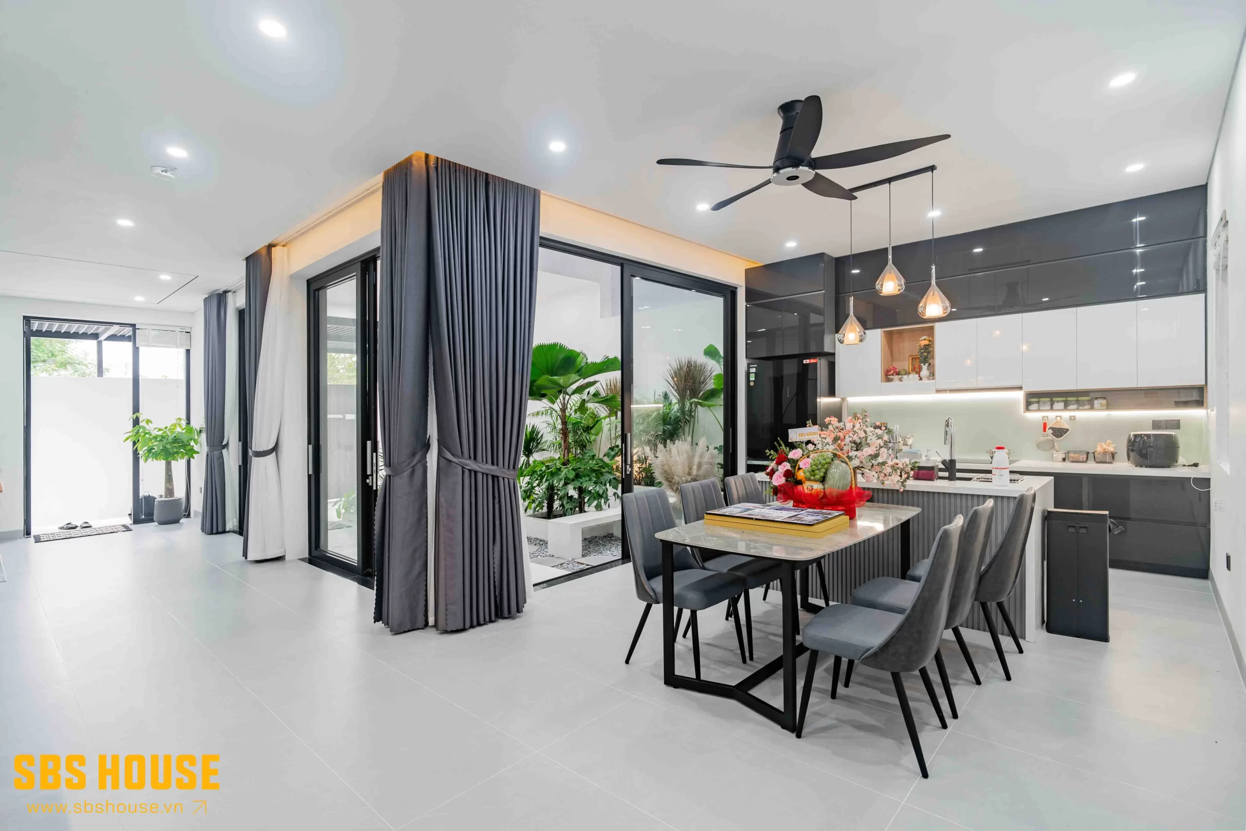 làm tủ bếp kịch trần đẹp, hiện đại 