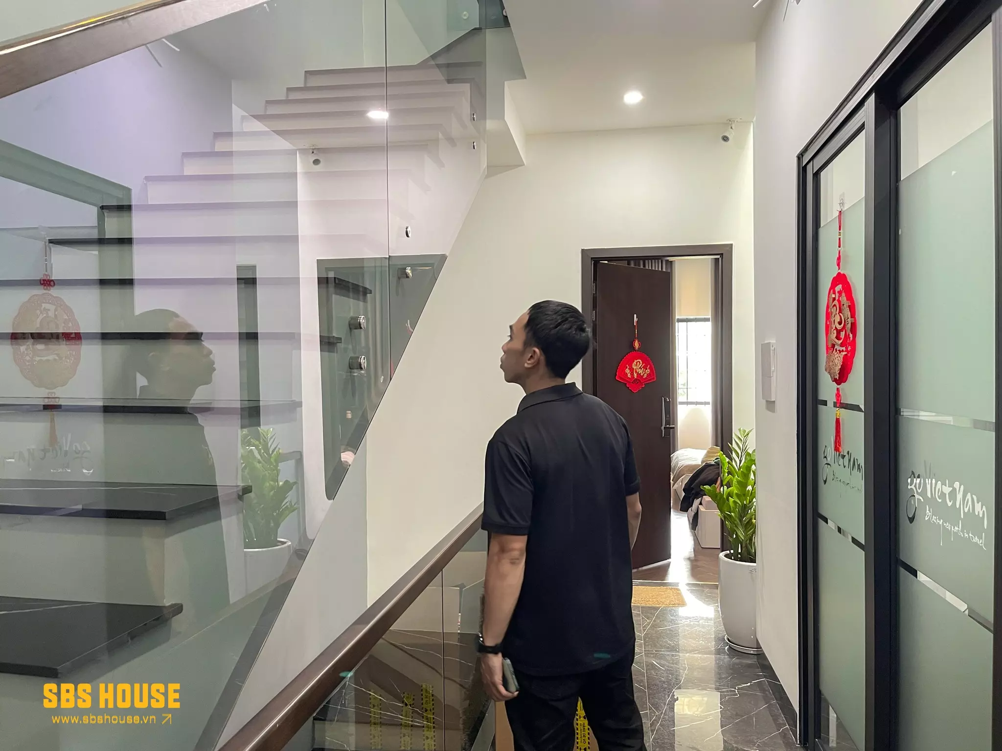 bảo trì cầu thang nhà Tr's House