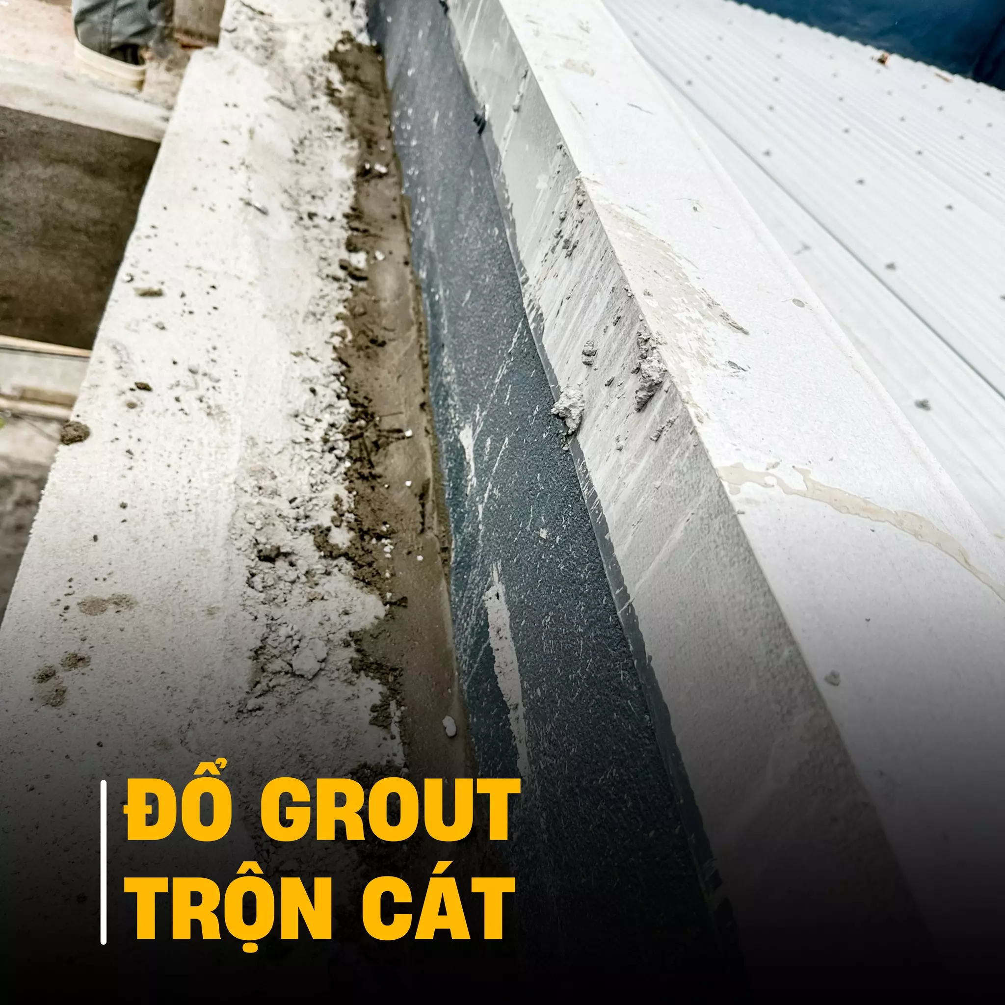 thực hiện đổ grout và trộn cát 
