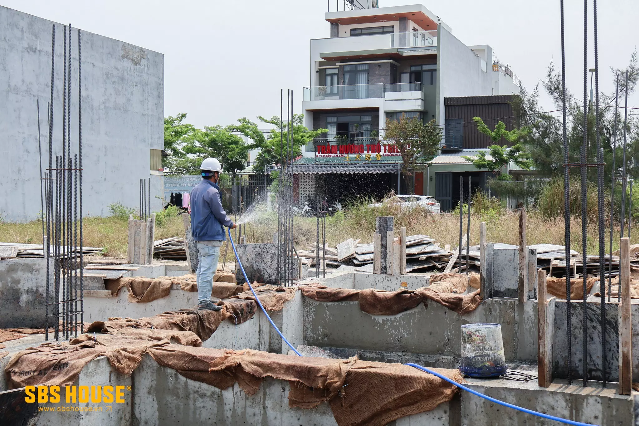 đổ bê tông móng đúng kỹ thuật
