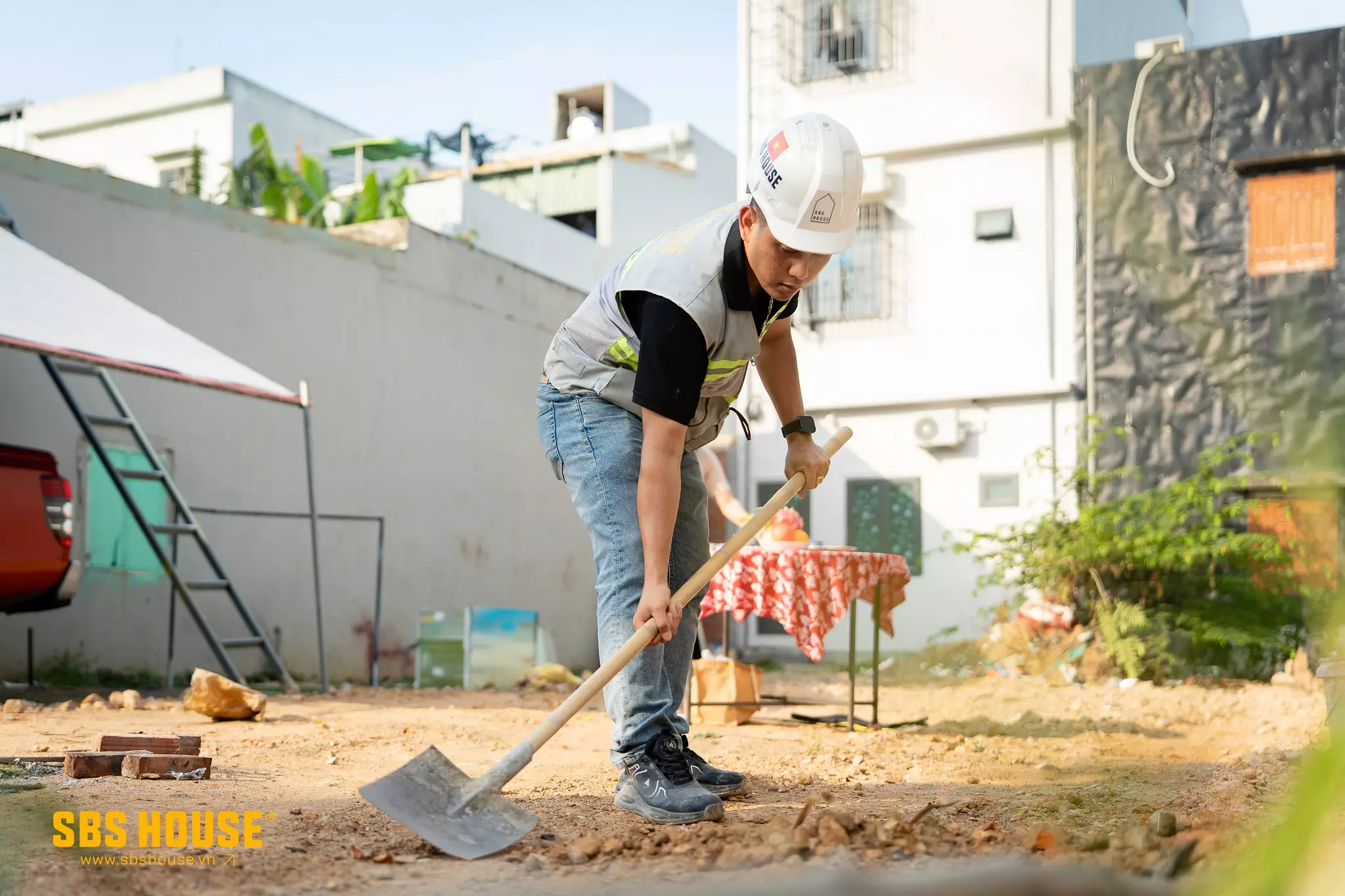 phạm thái tuế có xây nhà được không