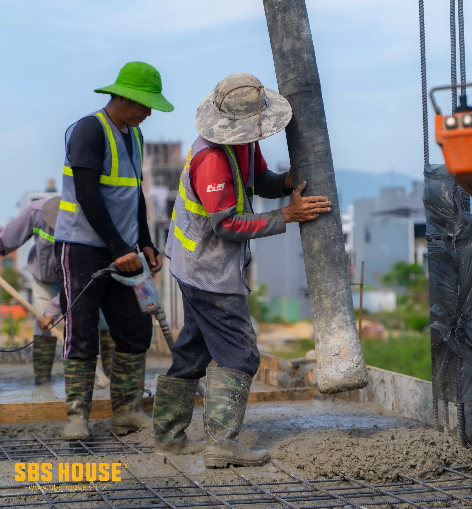 ưu nhược điểm của bê tông tươi và bê tông tự trộn