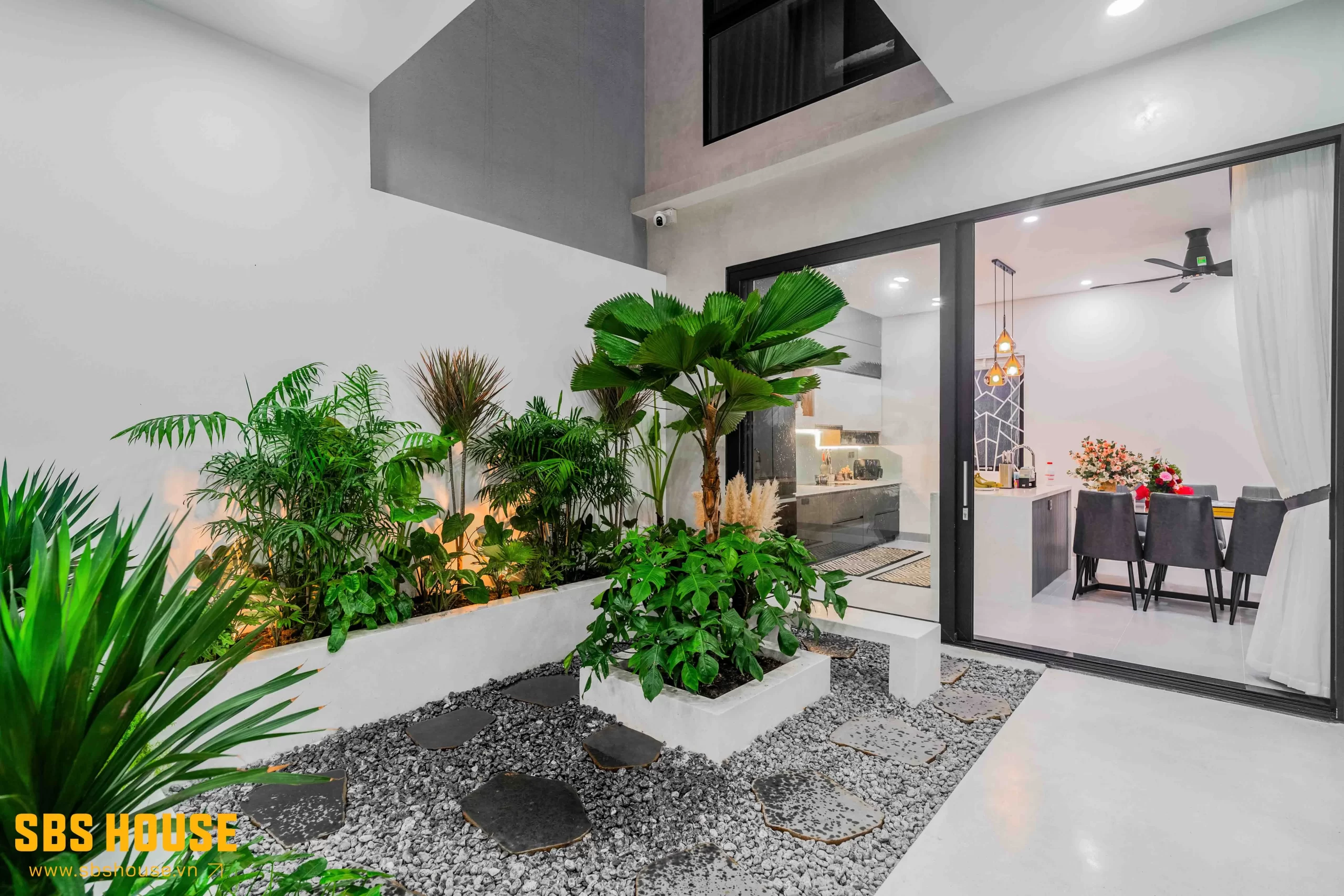 Khuôn viên biệt thự 3 tầng 10x15m 