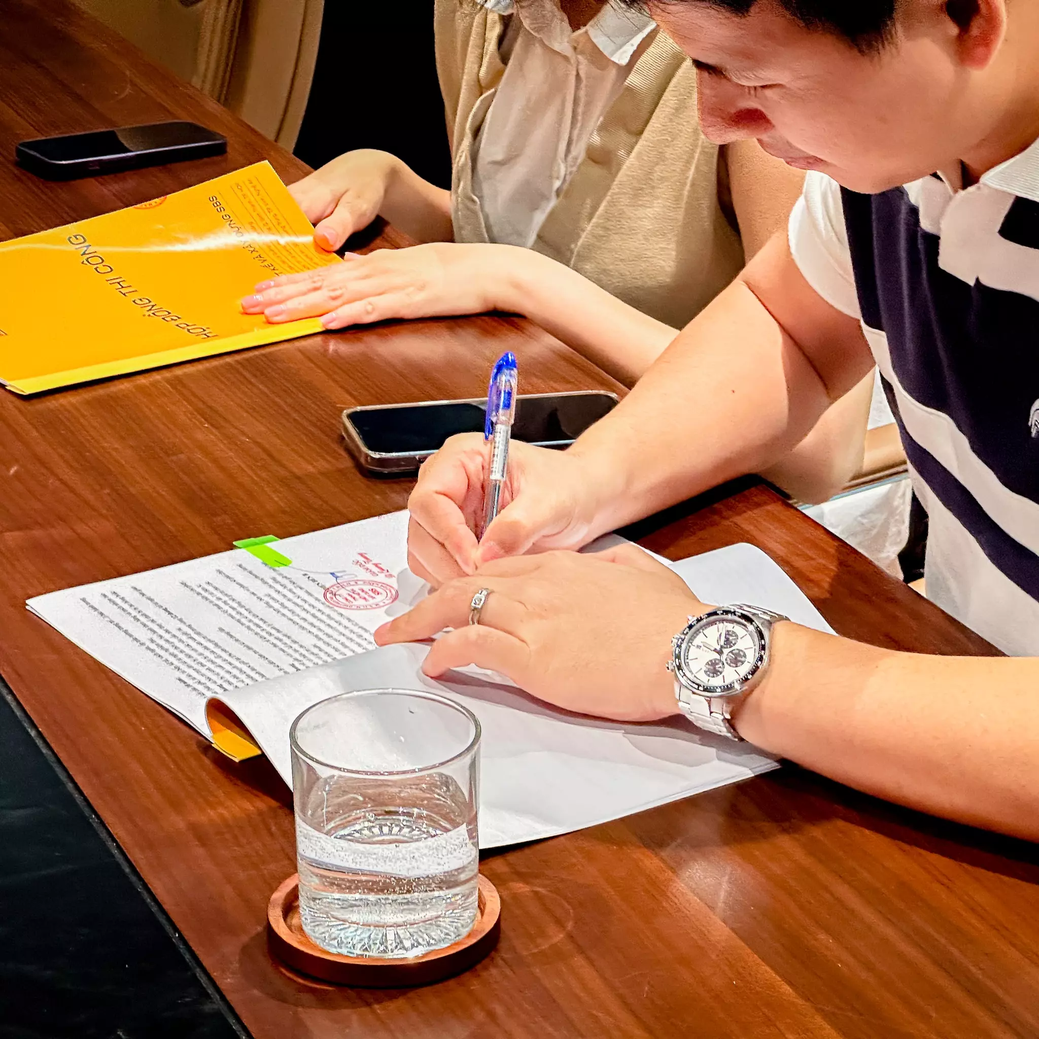 Kinh nghiệm xây nhà lần đầu nên đọc kỹ hợp đồng