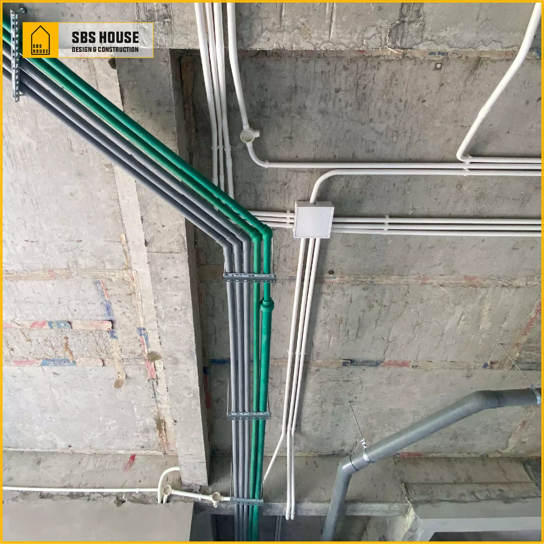 Thi công điện nước nổi 