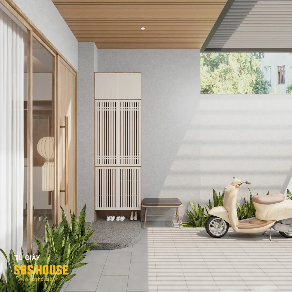 Sân trước xanh mát, tạo khoảng đệm trước khi vào nhà