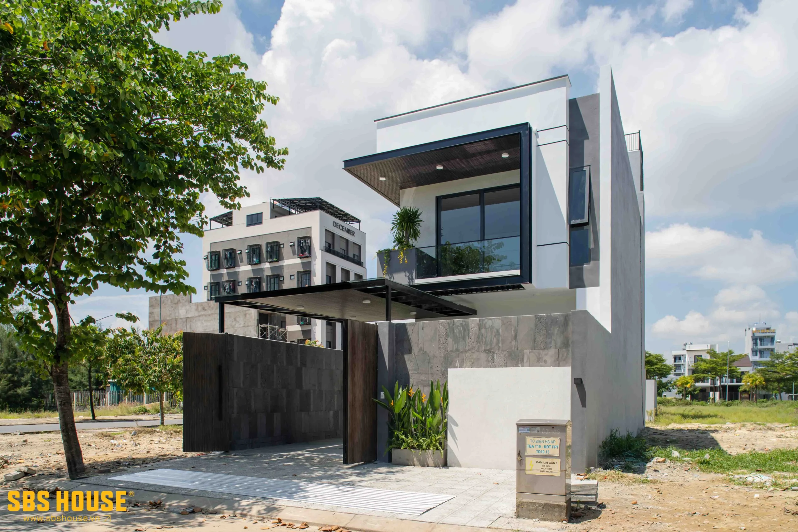 T's House được SBS HOUSE thiết kế - thi công trọn gói hoàn thiện giống bản vẽ đến >95%. 