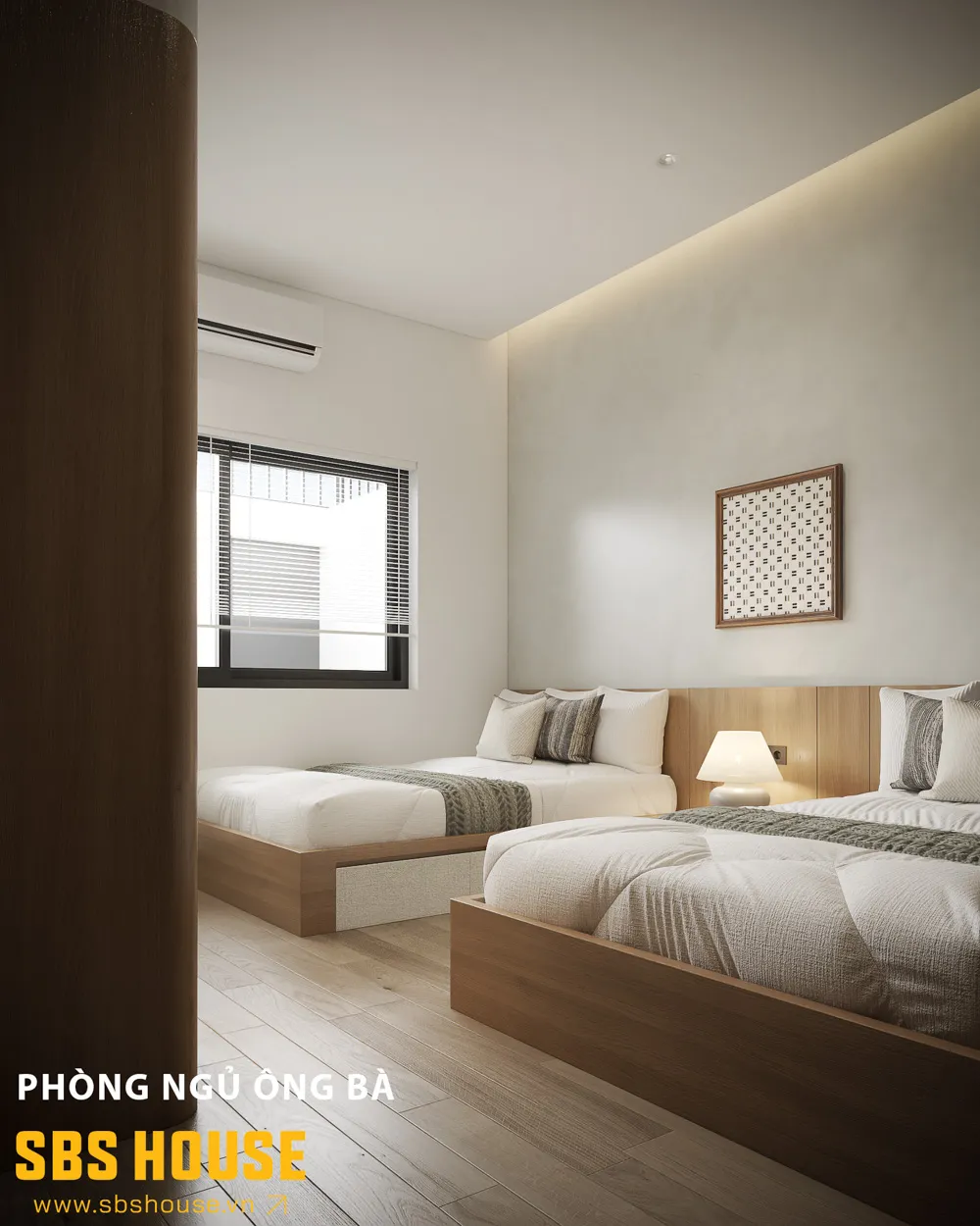 Phòng ngủ ông bà được bố trí gần khu vườn nội thất để tạo cảm giác dịu mát, thư thái.